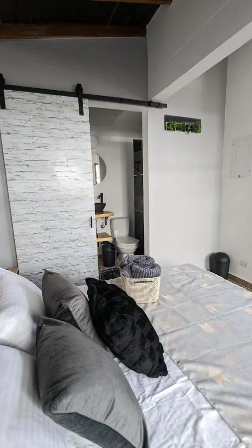Uku Inn Medellín 0*,